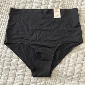 Black pin up style high waisted panties 🖤 nwt